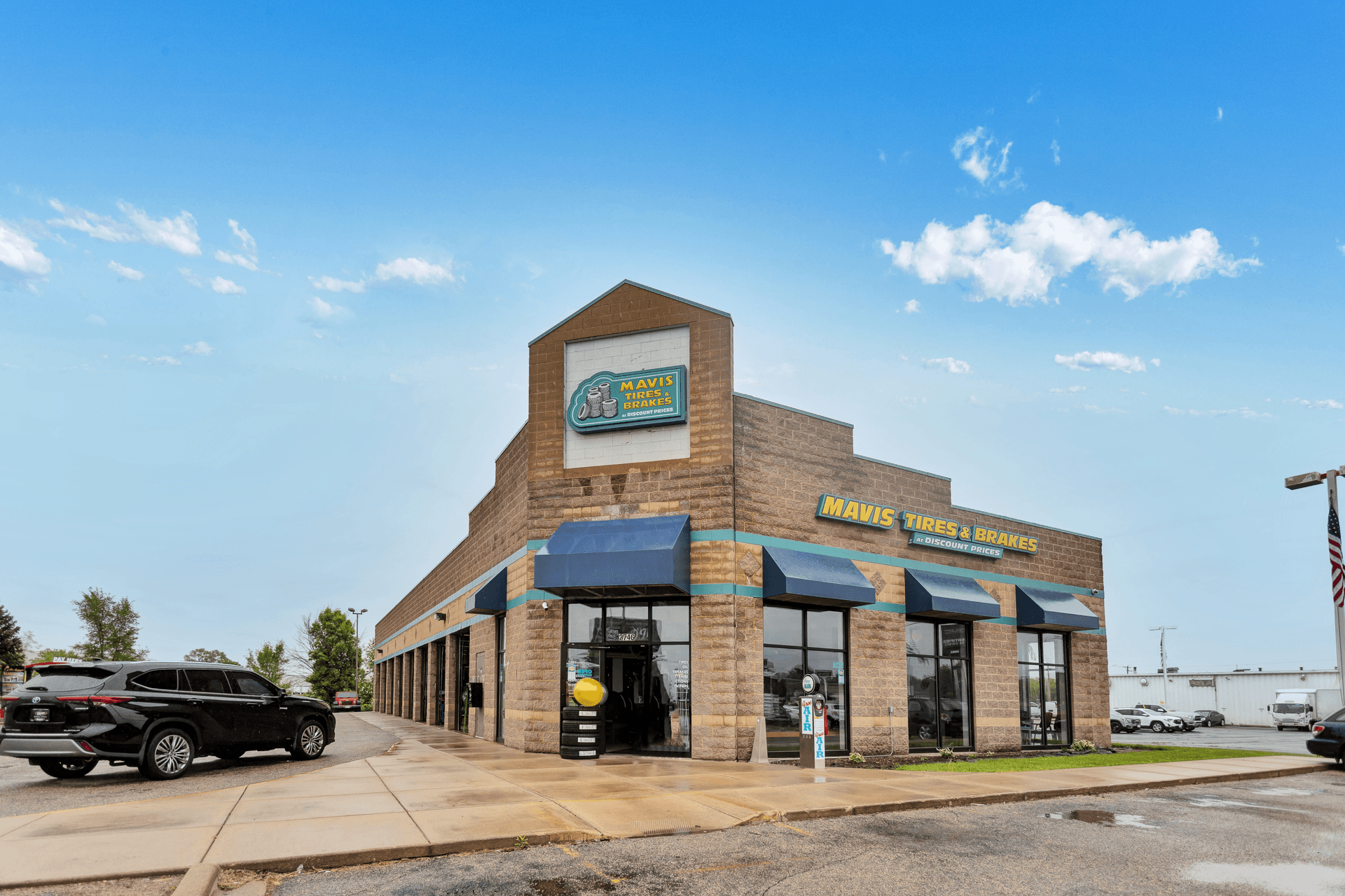 Store_1110 Tire Shop & Auto Repair in Beloit, Wisconsin