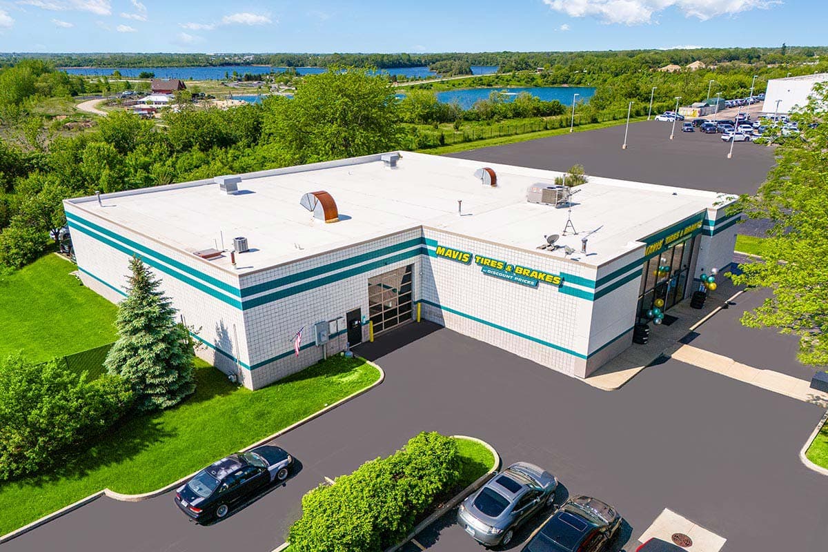 Store_1059 Tire Shop & Auto Repair in Crystal Lake, Illinois