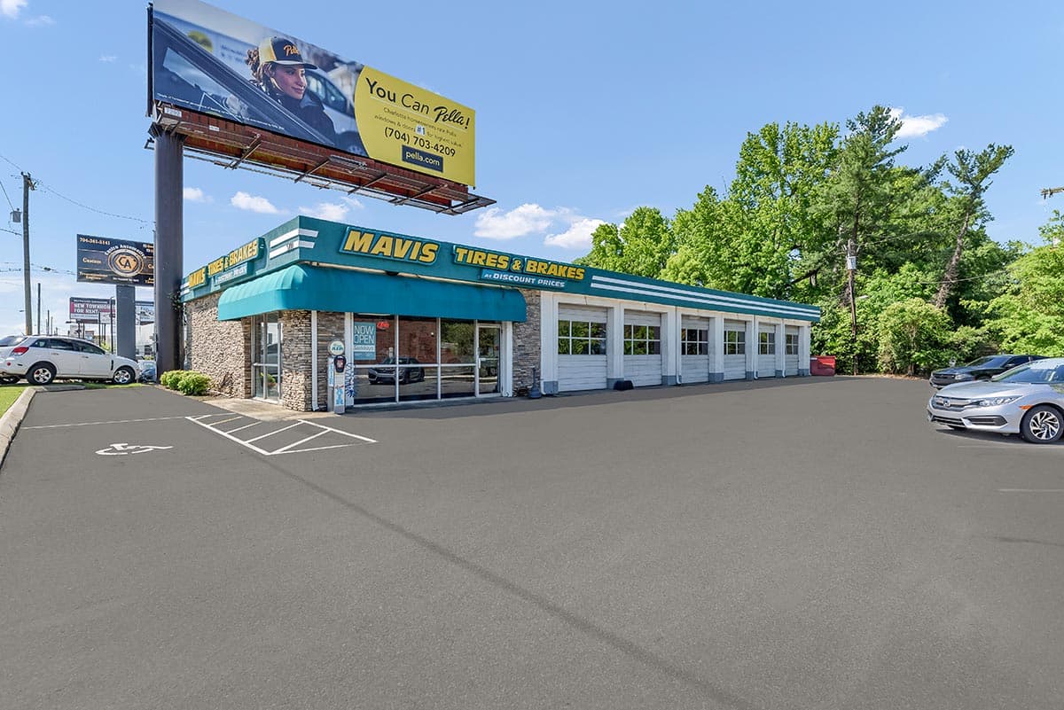 Store_921 Tire Shop & Auto Repair in Charlotte (Independence), North Carolina