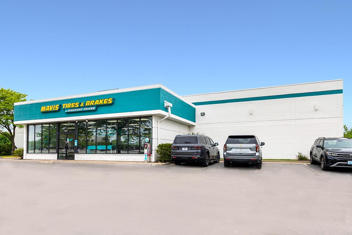 Store_1081 Tire Shop & Auto Repair in Vernon Hills, Illinois